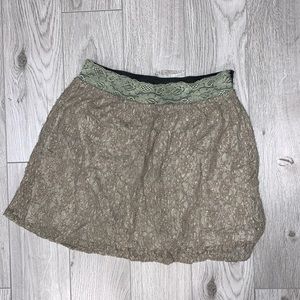 Lace Taupe/Green Skirt Size 4